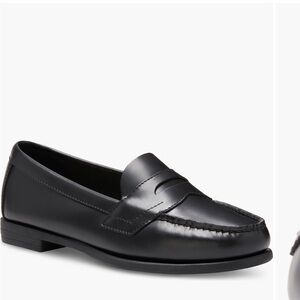NWT & BOX!!NEW Eastland CLASSIC loafers!! NEVER WORN W 8.5 WIDE!!!